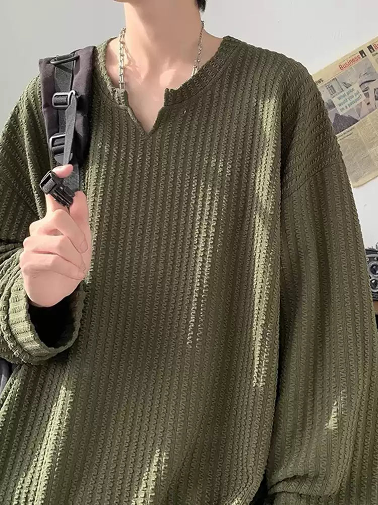 Textured Plissé V-Neck Long Sleeve Shirt